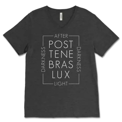 Post Tenebras Lux Script V‐Neck Tee